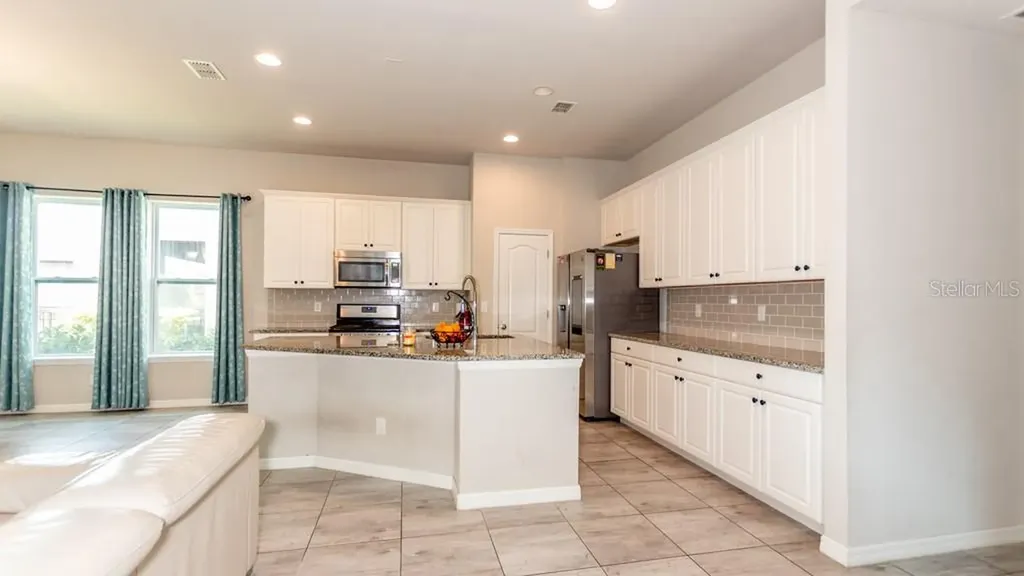 5912 Village Center Drive Lithia FL 33547