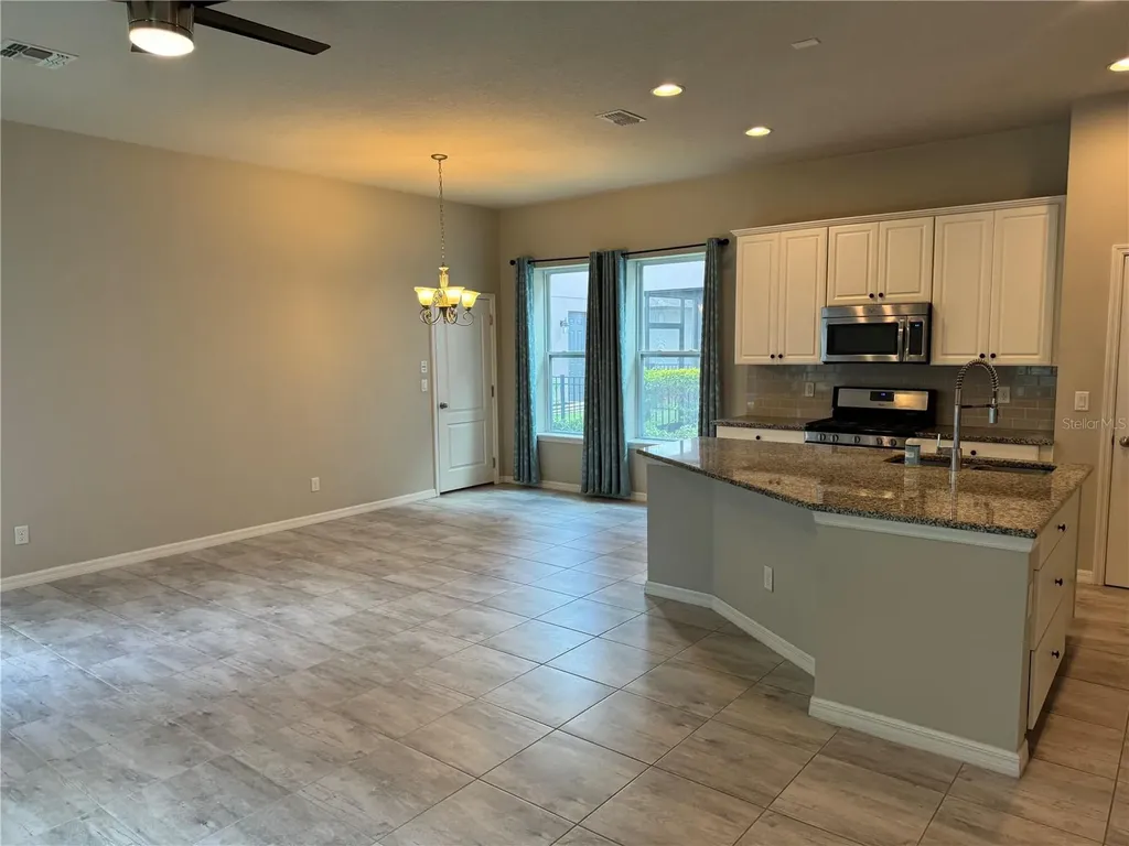 5912 Village Center Drive Lithia FL 33547