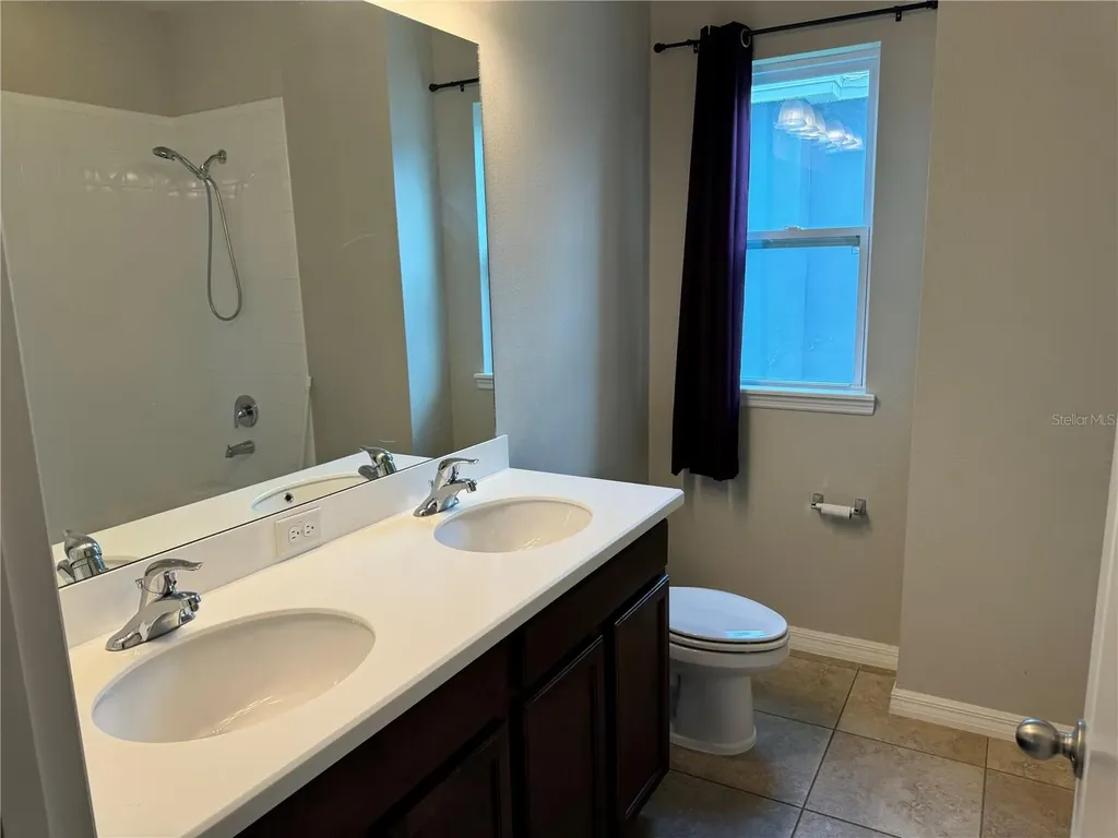 5912 Village Center Drive Lithia FL 33547