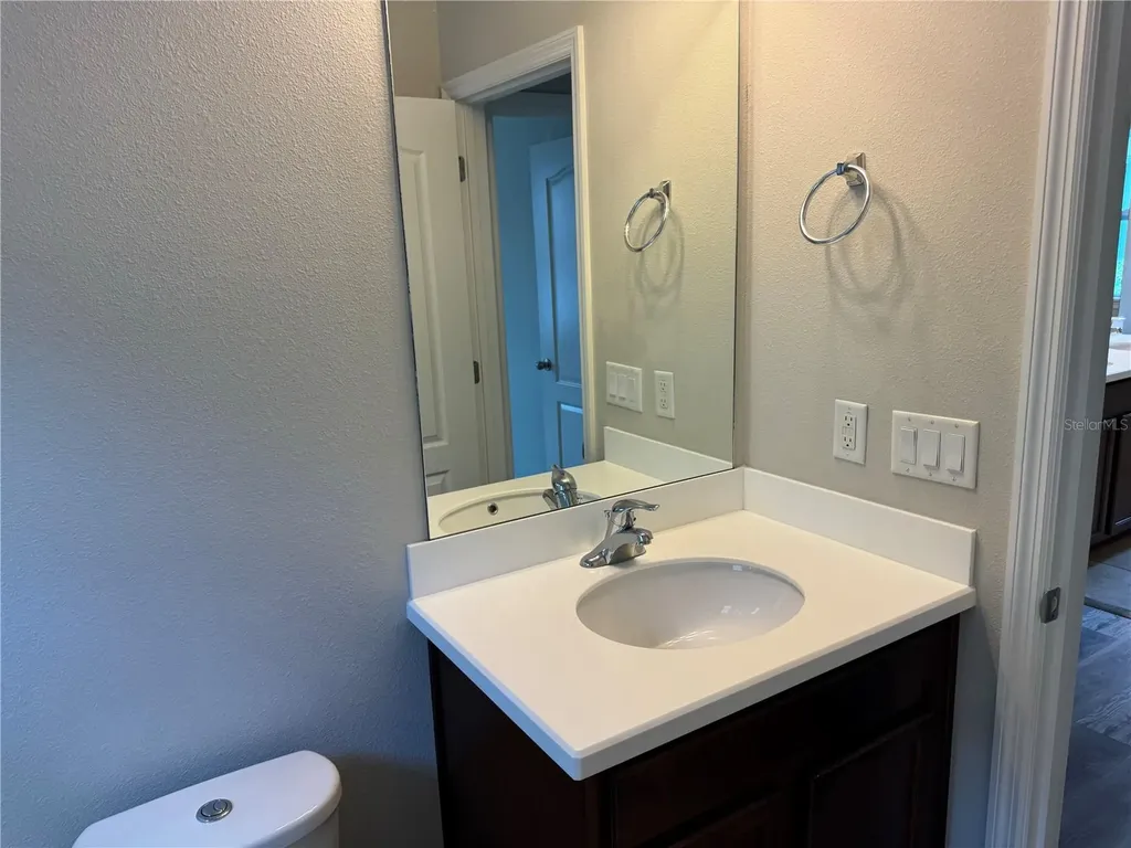 5912 Village Center Drive Lithia FL 33547