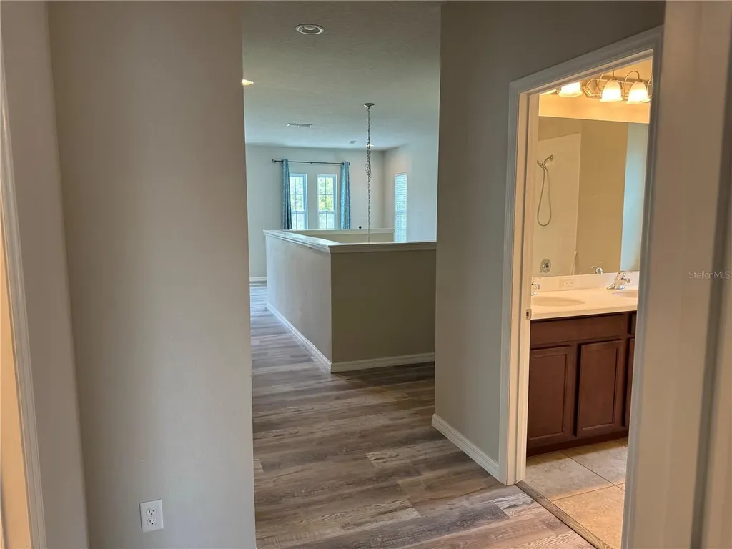 5912 Village Center Drive Lithia FL 33547