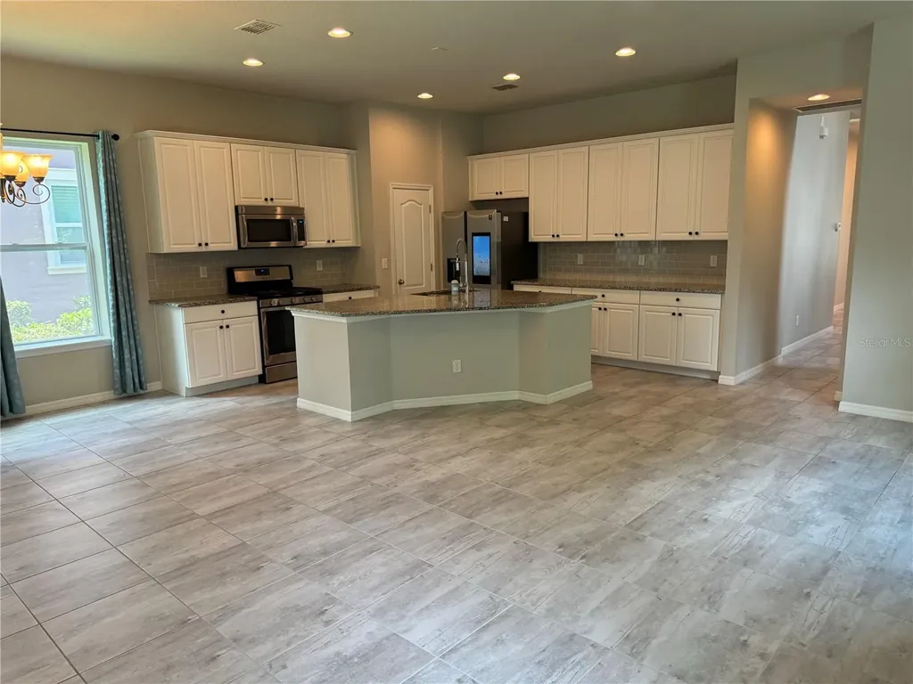5912 Village Center Drive Lithia FL 33547