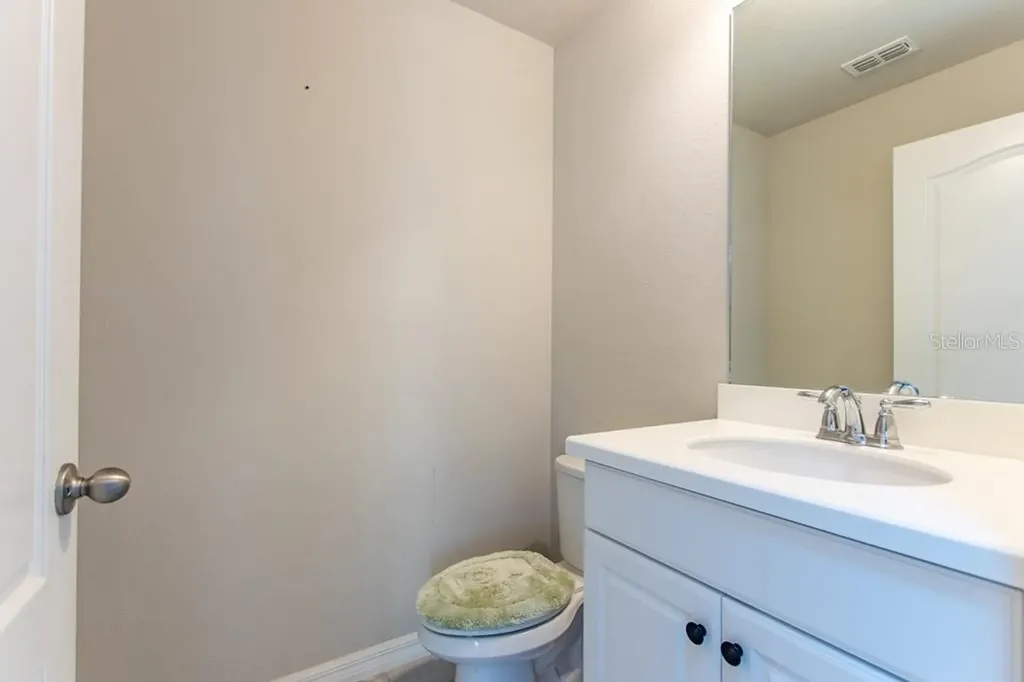 5912 Village Center Drive Lithia FL 33547