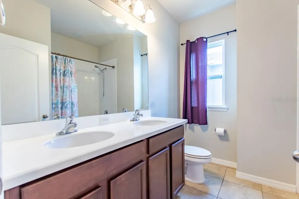 5912 Village Center Drive Lithia FL 33547