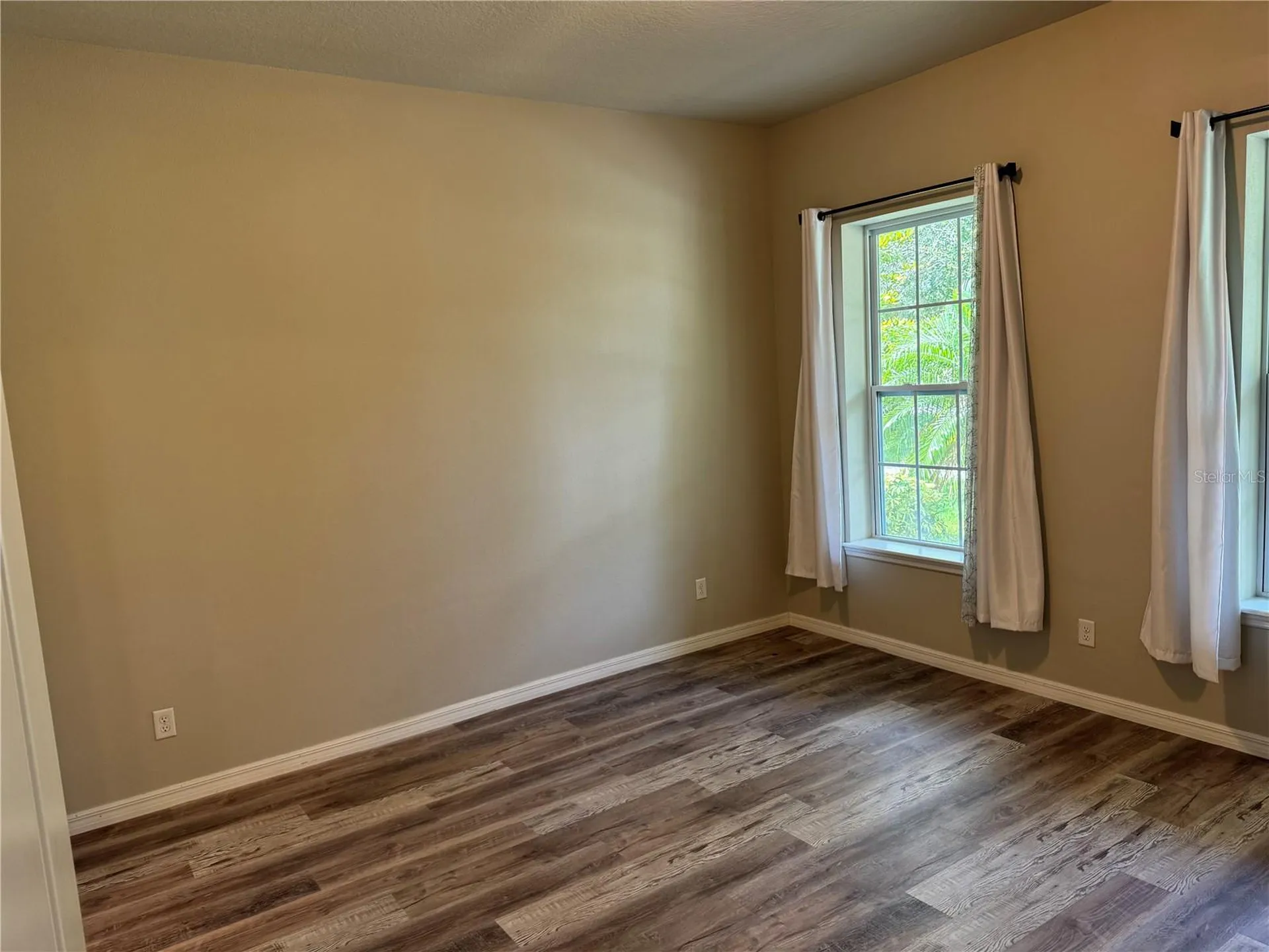 5912 Village Center Drive Lithia FL 33547