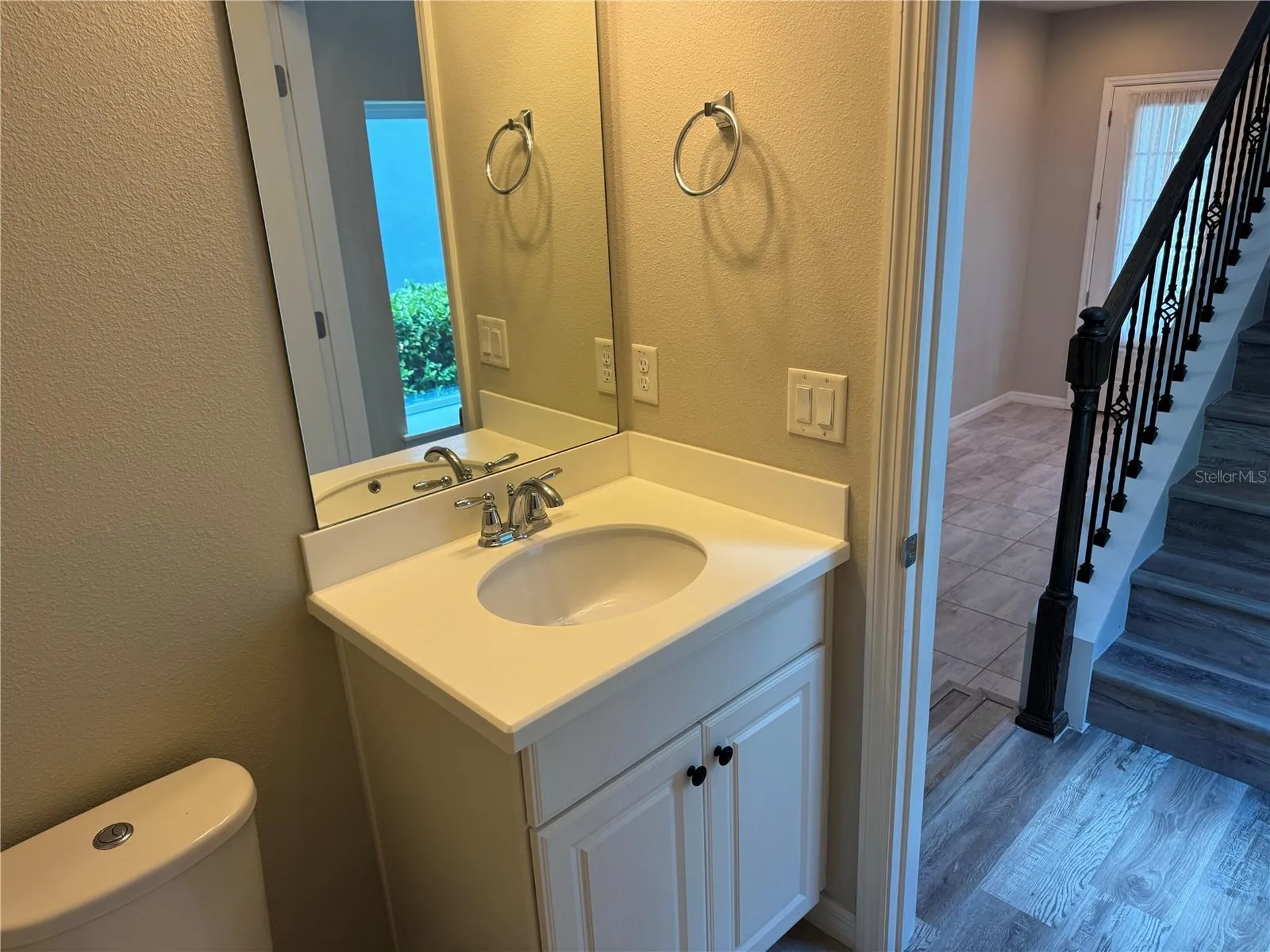 5912 Village Center Drive Lithia FL 33547