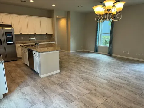 5912 Village Center Drive Lithia FL 33547