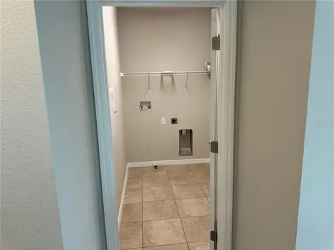 5912 Village Center Drive Lithia FL 33547