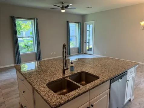 5912 Village Center Drive Lithia FL 33547