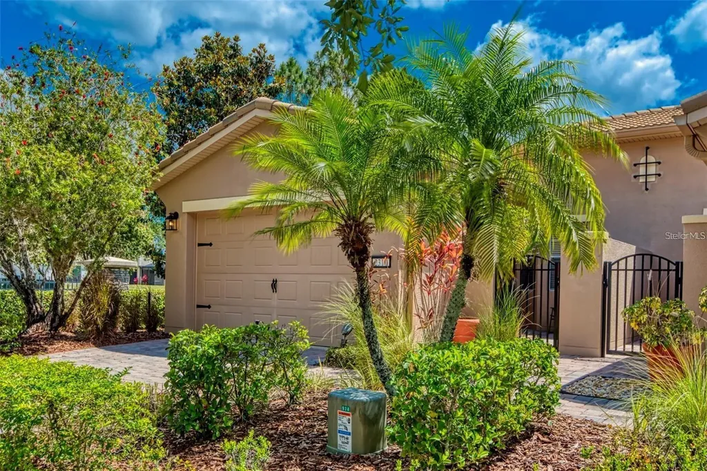 2310 Palm Tree Drive Kissimmee FL 34759
