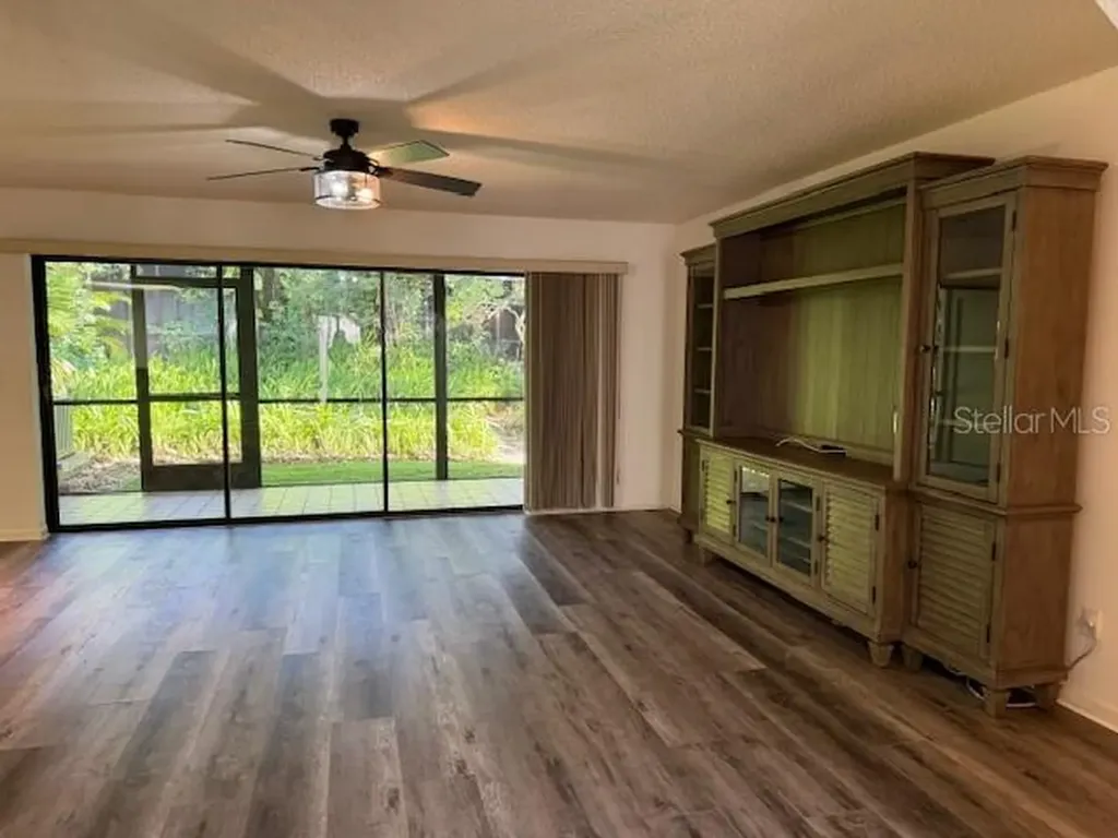 1913 Whispering Way Tarpon Springs FL 34689