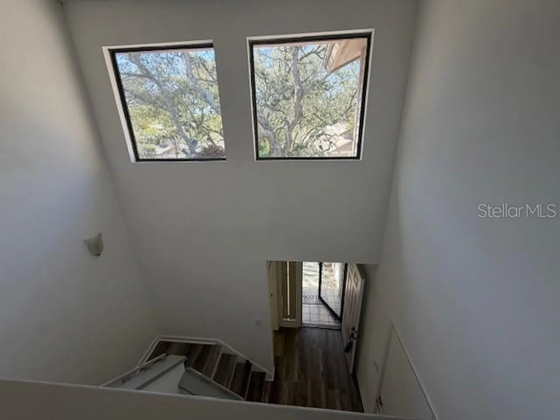 1913 Whispering Way Tarpon Springs FL 34689