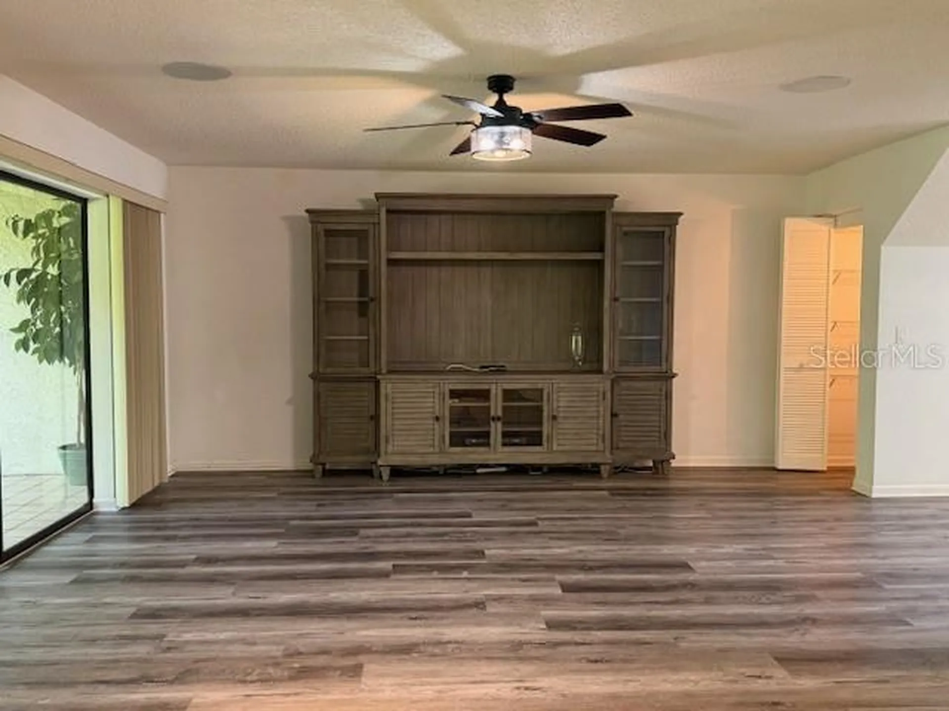 1913 Whispering Way Tarpon Springs FL 34689