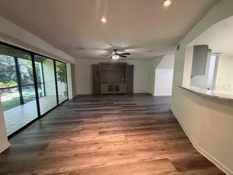 1913 Whispering Way Tarpon Springs FL 34689