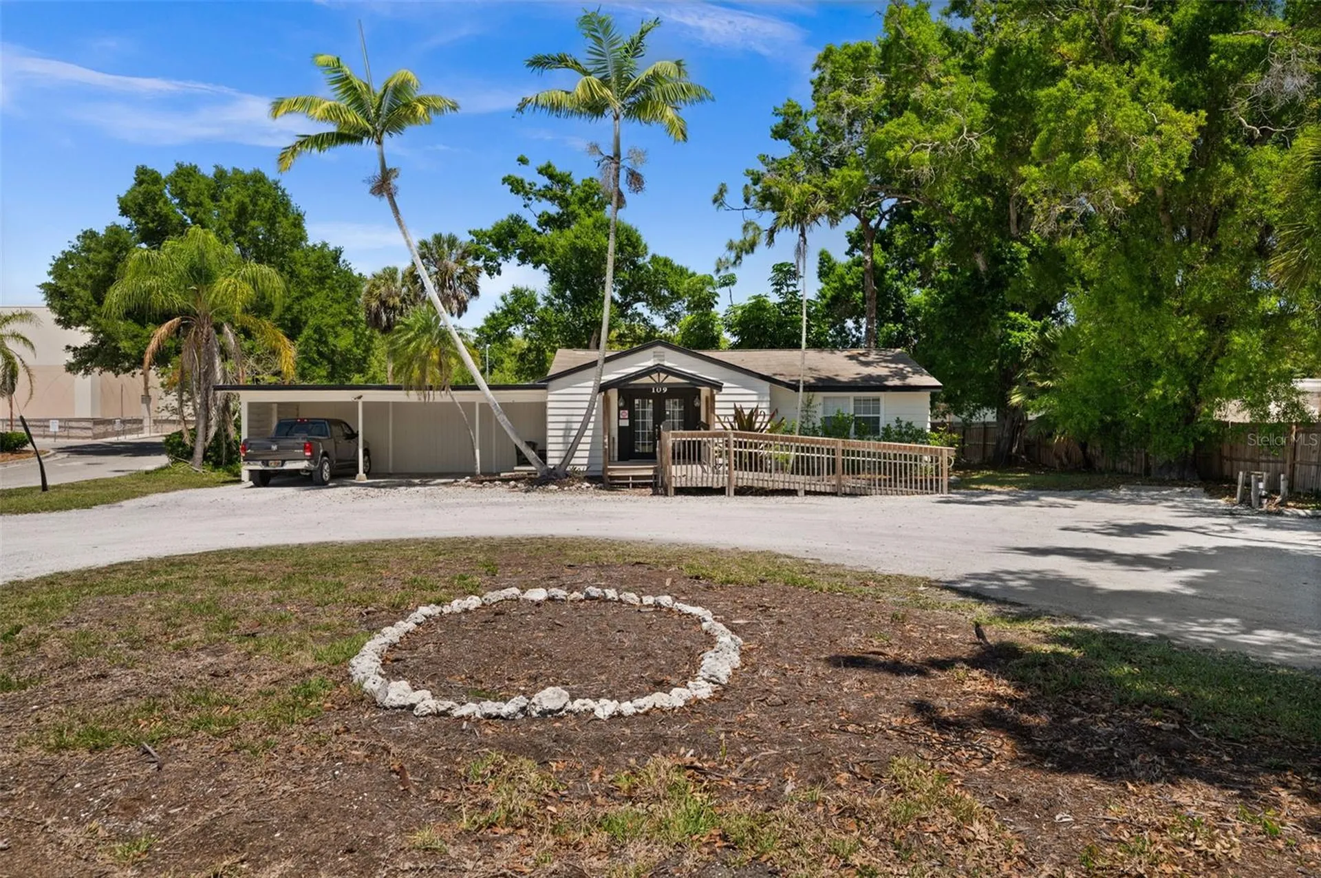 109 Laurel Road E Nokomis FL 34275