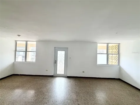 10 Flambon Gardens Bayamon PR 00959