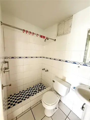 10 Flambon Gardens Bayamon PR 00959