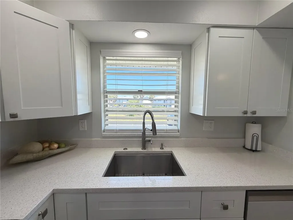 102 46th Avenue Terrace W Bradenton FL 34207