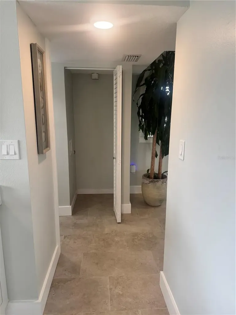 102 46th Avenue Terrace W Bradenton FL 34207