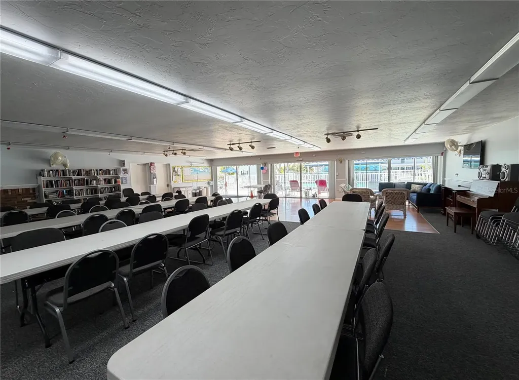 102 46th Avenue Terrace W Bradenton FL 34207