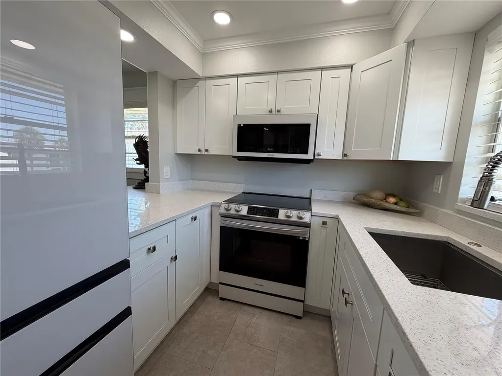 102 46th Avenue Terrace W Bradenton FL 34207