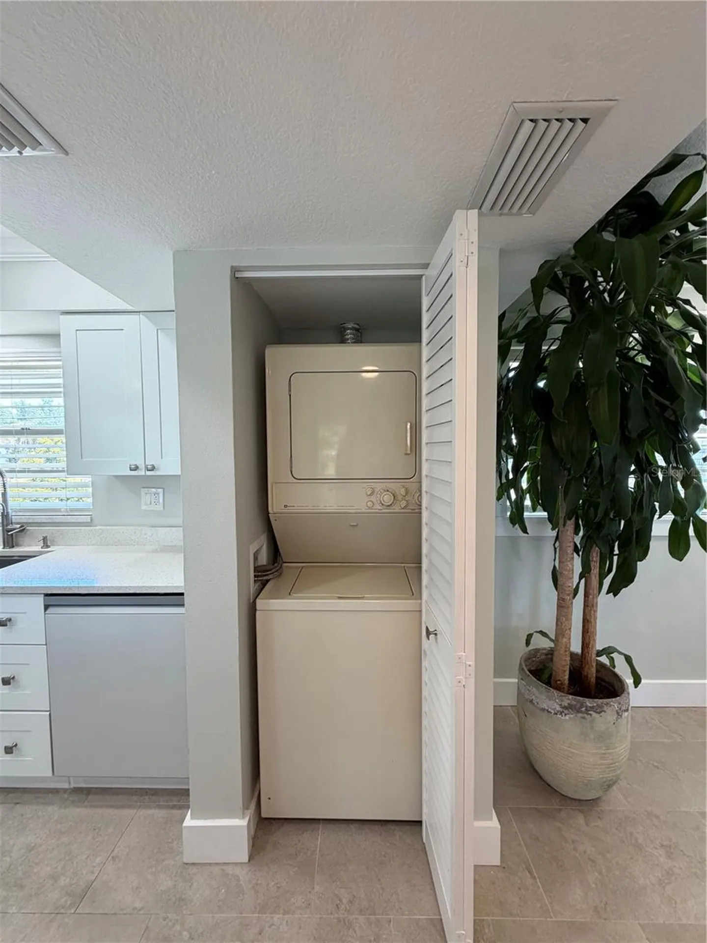 102 46th Avenue Terrace W Bradenton FL 34207