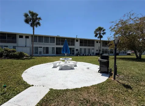 102 46th Avenue Terrace W Bradenton FL 34207