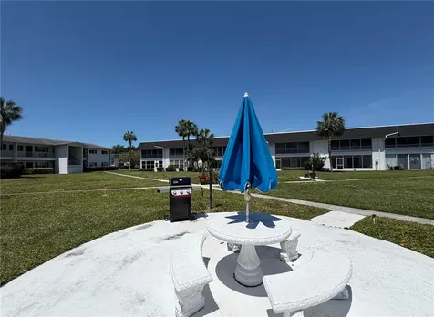102 46th Avenue Terrace W Bradenton FL 34207
