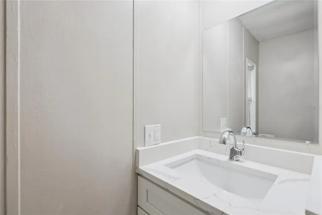 18941 3rd Avenue Orlando FL 32820