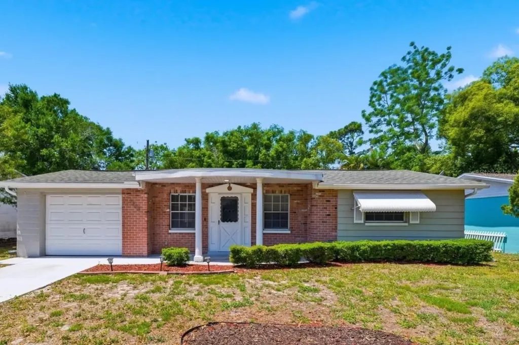 3303 Williamsburg Loop Holiday FL 34691