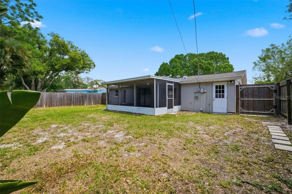 3303 Williamsburg Loop Holiday FL 34691
