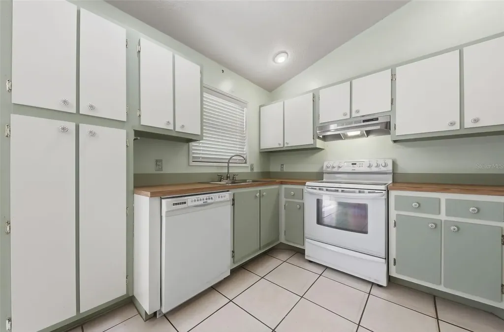 255 Tom Sawyer Court Orlando FL 32828