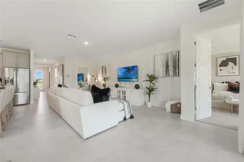 3952 Kennebunk Loop Mount Dora FL 32757