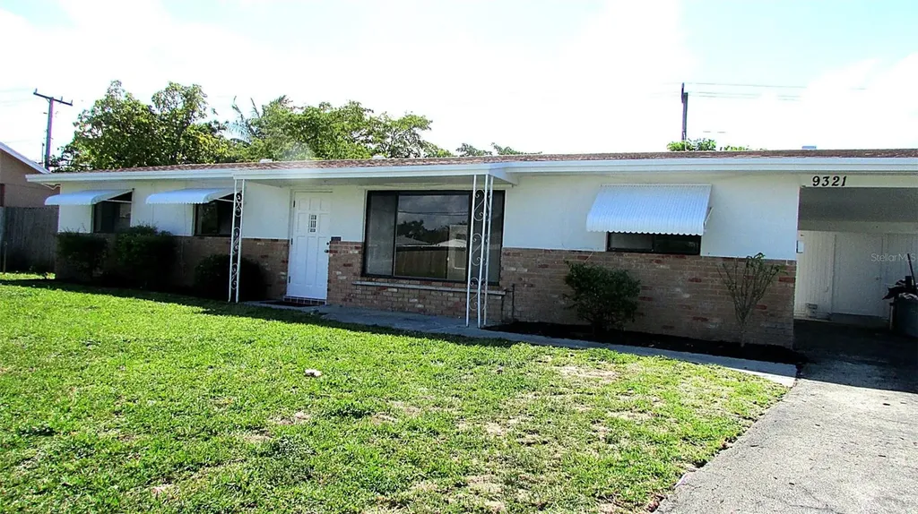 9321 Applecrest Drive Palm Beach Gardens FL 33410