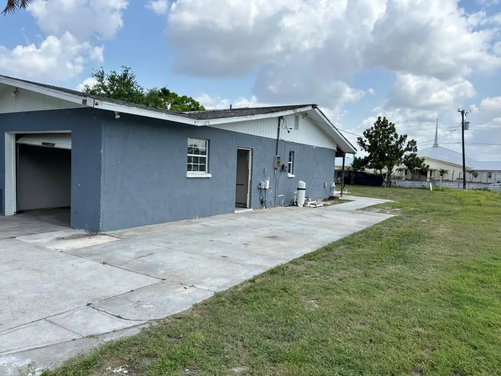 6329 11th Street Court E Bradenton FL 34203