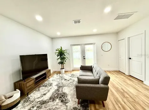 8108 N Greenwood Avenue Tampa FL 33604