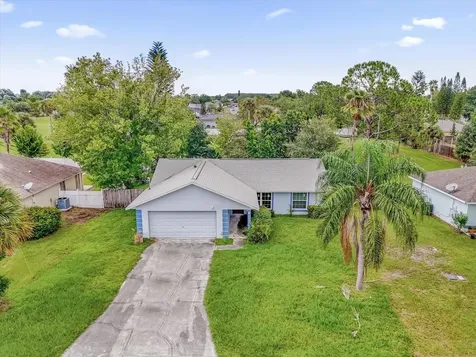 203 Larkspur Court Kissimmee FL 34743