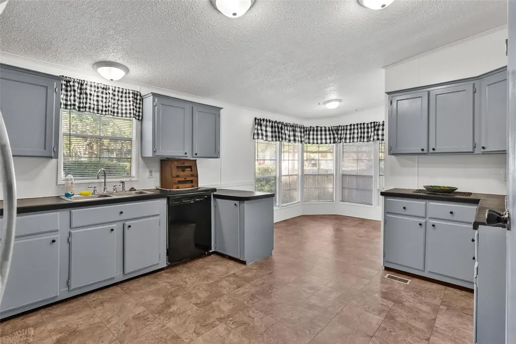 18770 SE 19th Place Silver Springs FL 34488