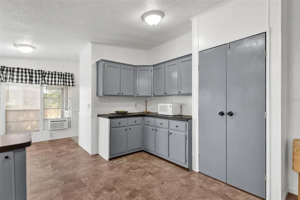 18770 SE 19th Place Silver Springs FL 34488