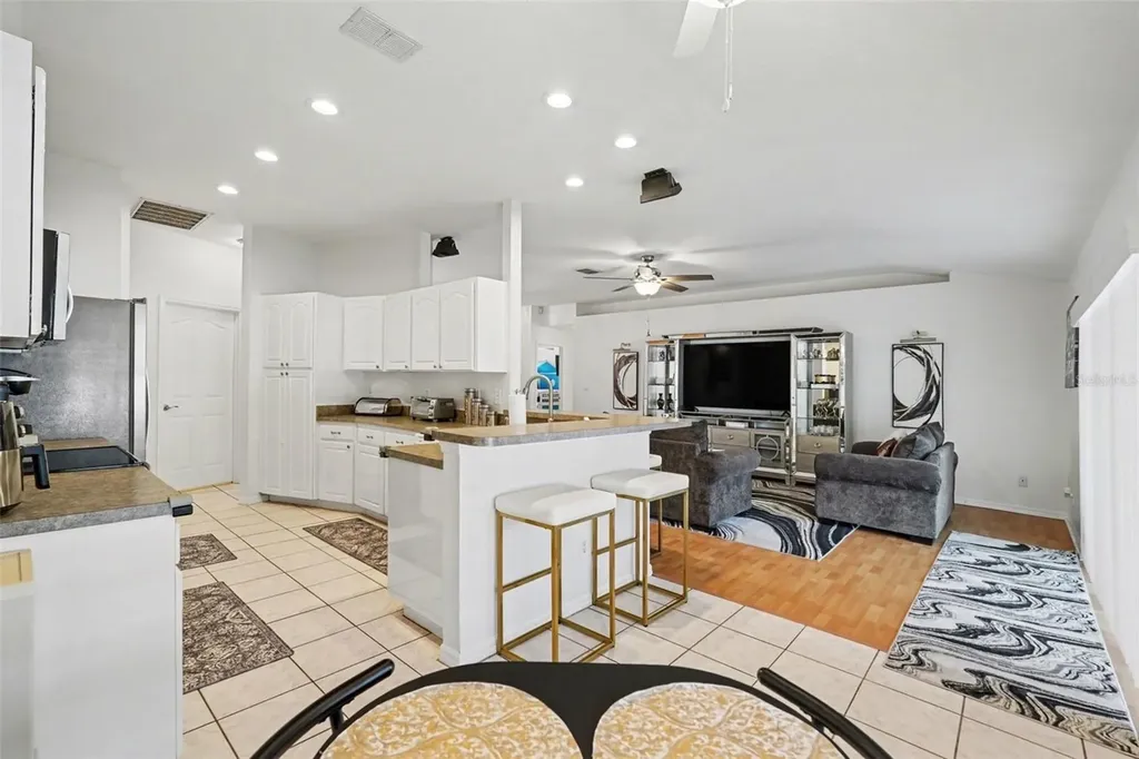 2333 Towering Oaks Circle Seffner FL 33584
