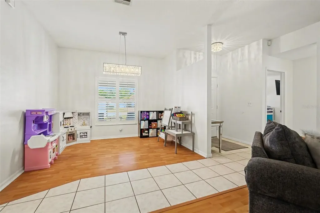 2333 Towering Oaks Circle Seffner FL 33584