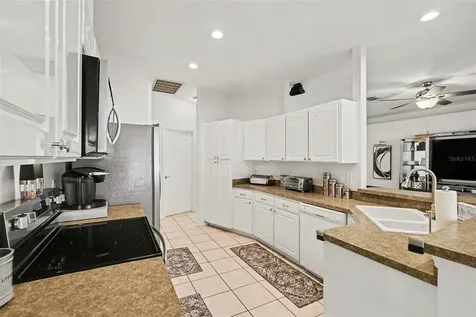 2333 Towering Oaks Circle Seffner FL 33584