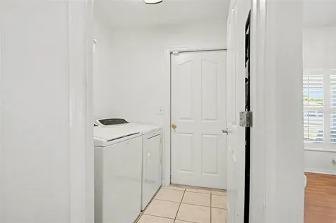 2333 Towering Oaks Circle Seffner FL 33584