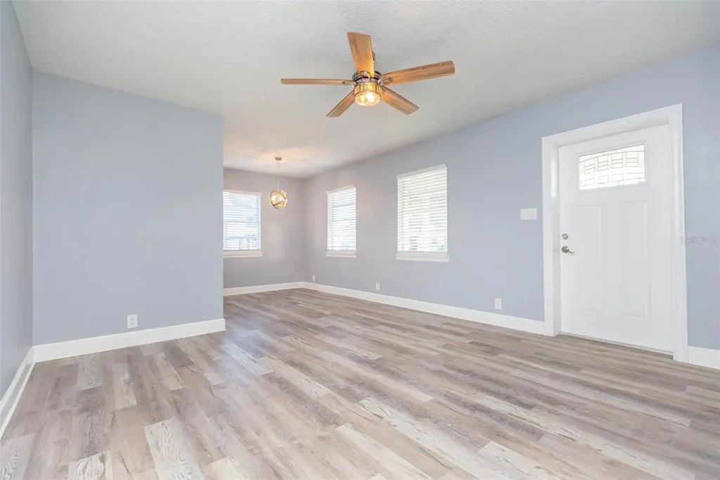 3911 W Tyson Avenue Tampa FL 33611