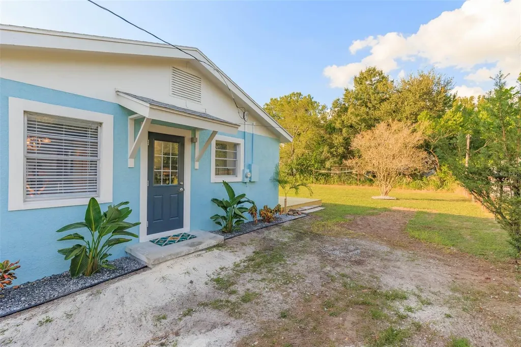 3911 W Tyson Avenue Tampa FL 33611