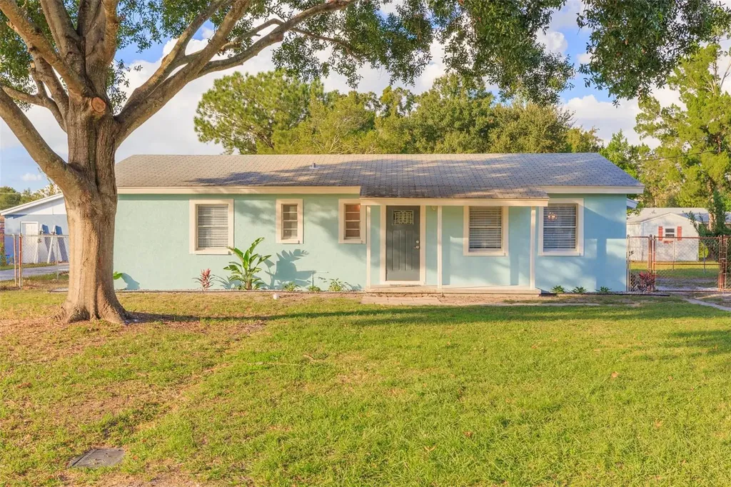 3911 W Tyson Avenue Tampa FL 33611