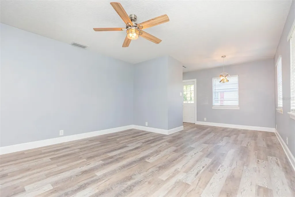 3911 W Tyson Avenue Tampa FL 33611