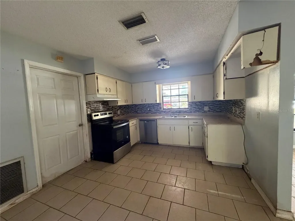 457 Water Road Ocala FL 34472