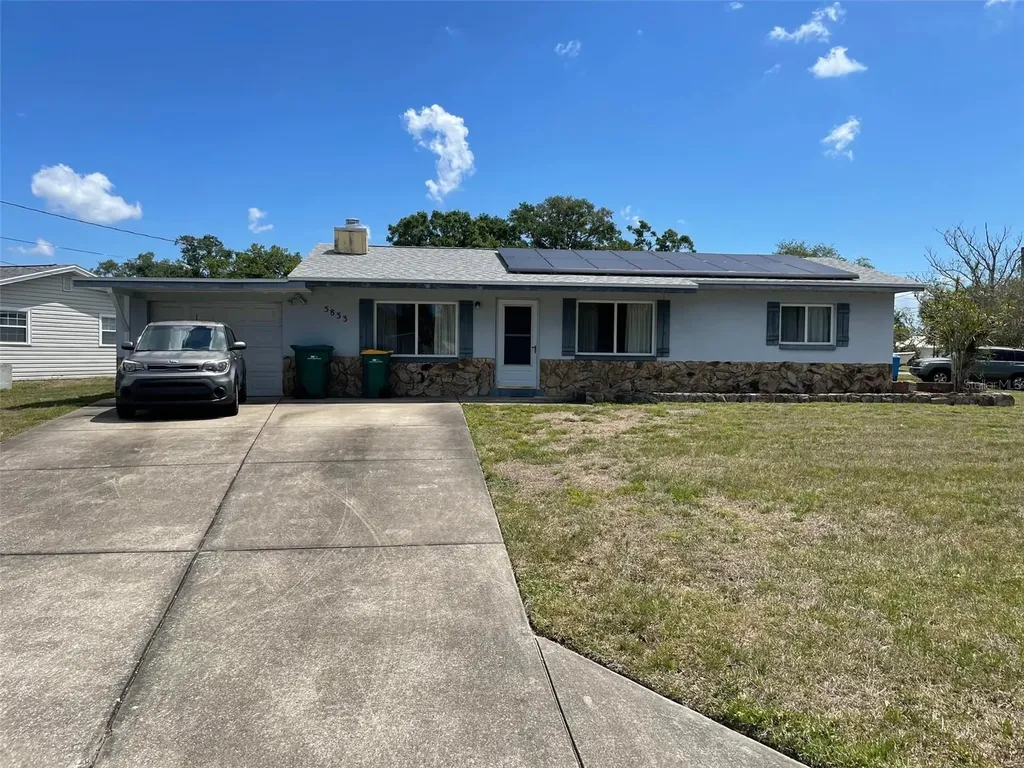 5833 Mckee Lake Drive N St Petersburg FL 33709