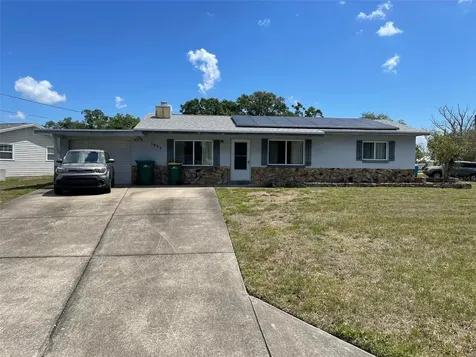 5833 Mckee Lake Drive N St Petersburg FL 33709